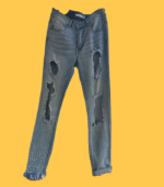 Calça ganga clara com rasgos - 38 (veste 36)