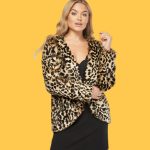 Casaco com pelo animal print claro