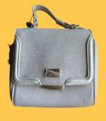 Mala com pega e alça - Axel